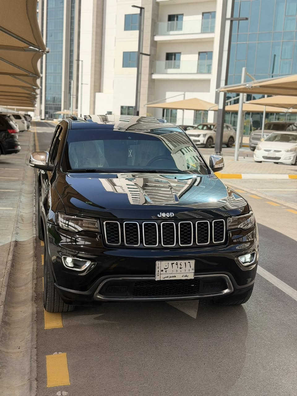 للبيع – جيب شيروكي 2017 Limited فول مواصفات 🚘
🔹 الموديل: Jeep Cherokee 2017
🔹 الفئة: Limited 
🔹 المواصفات: 
🔹 الحالة: ممتازة جداً (Usage خفيف)

🔹 اللون الخارجي: (اسود)
🔹 الداخلية: جلد/فخم بيجي🔥
🔹 التجهيزات والمواصفات الأساسية:
• فتحة سقف بانوراما
• مكيف خلفي
• حساسات + كاميرا خلفية
• شاشة لمس متعددة الوظائف
• Apple CarPlay / Android Auto
• مثبت سرعة + تحكم على الدركسيون
• نظام مكابح ABS + ESP
• وسائد هوائية أمامية وجانبية
• عوارض سقف + جنوط ألومنيوم
• نظافة داخلية ممتازة 🚗✨
📍 الموقع: (بغداد العامريه )
💰 السعر المطلوب: (188$)وبيهه مجال 
📞 للتواصل :***********
   التواصل :***********

ملاحضات : 3قطع صبغ . . جاملغ امامي ،  بنيد . شبر جاملغ. .  👍
