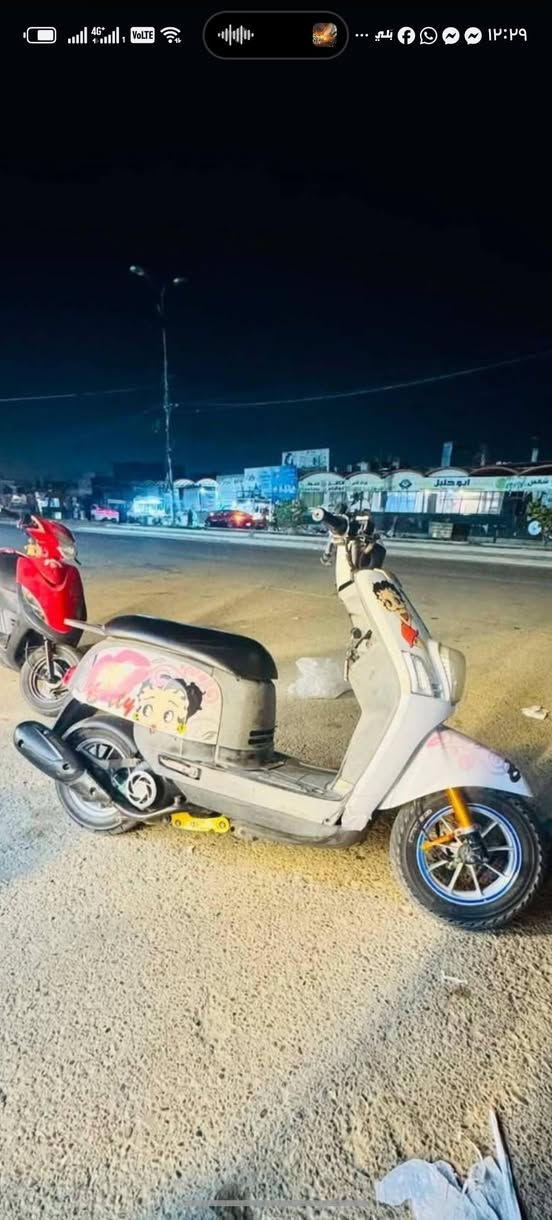 سلام عليكم بوليس مكينه 55مزوده بيها تزويد صدر اصلي +شيال اصلي +صلنصه صجميه صليه+دبل خلفي اصلي +قبق عنبار اصلي+قبق فلاوين اصلي +طلاعات اصلي +قبق هندر اصلي +يدات بريك اصلي +سيبايه اصليه وبعد غير شغلات بيها عنواني دوره شارع 60 سعرها 600وبيها مجال    رقمي ***********
