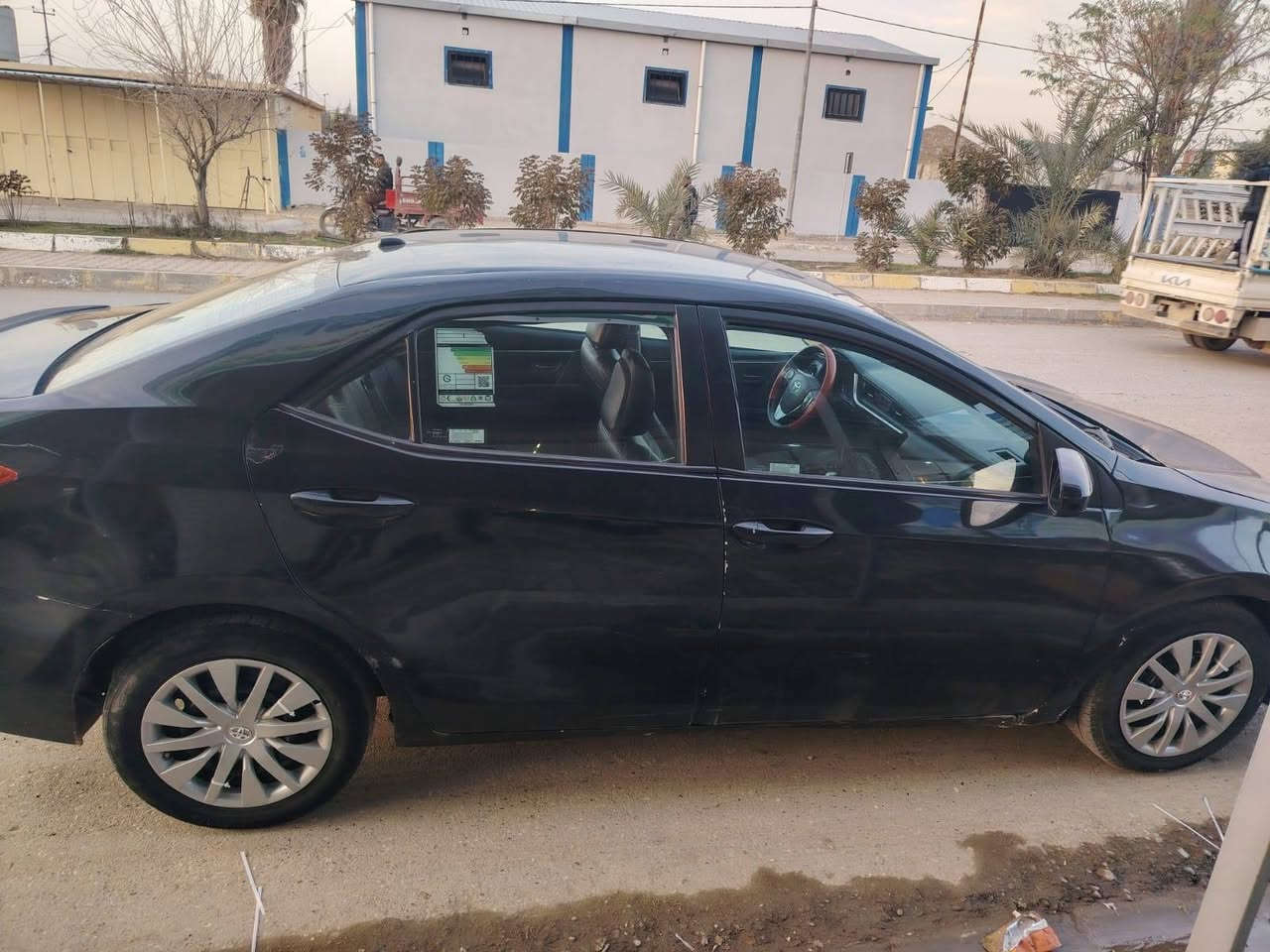 السلام عليكم 
🚗 كورلا للبيع – موديل 2019 (SE)
🔹 السيارة بحالة ممتازة
🔹 محرك وگير على الشرط
🔹 أحزام
🔹 تدفئة + تبريد فول
🔹 جميع الكهربائيات شغّالة 100%
🔹 سيارة حلوة مال جنيه 
💰 السعر: 115
📝 بيها مجال حك الجيه للشراي

الموقع ناحية العباسي 
📞 للتواصل والاستفسار:
***********
