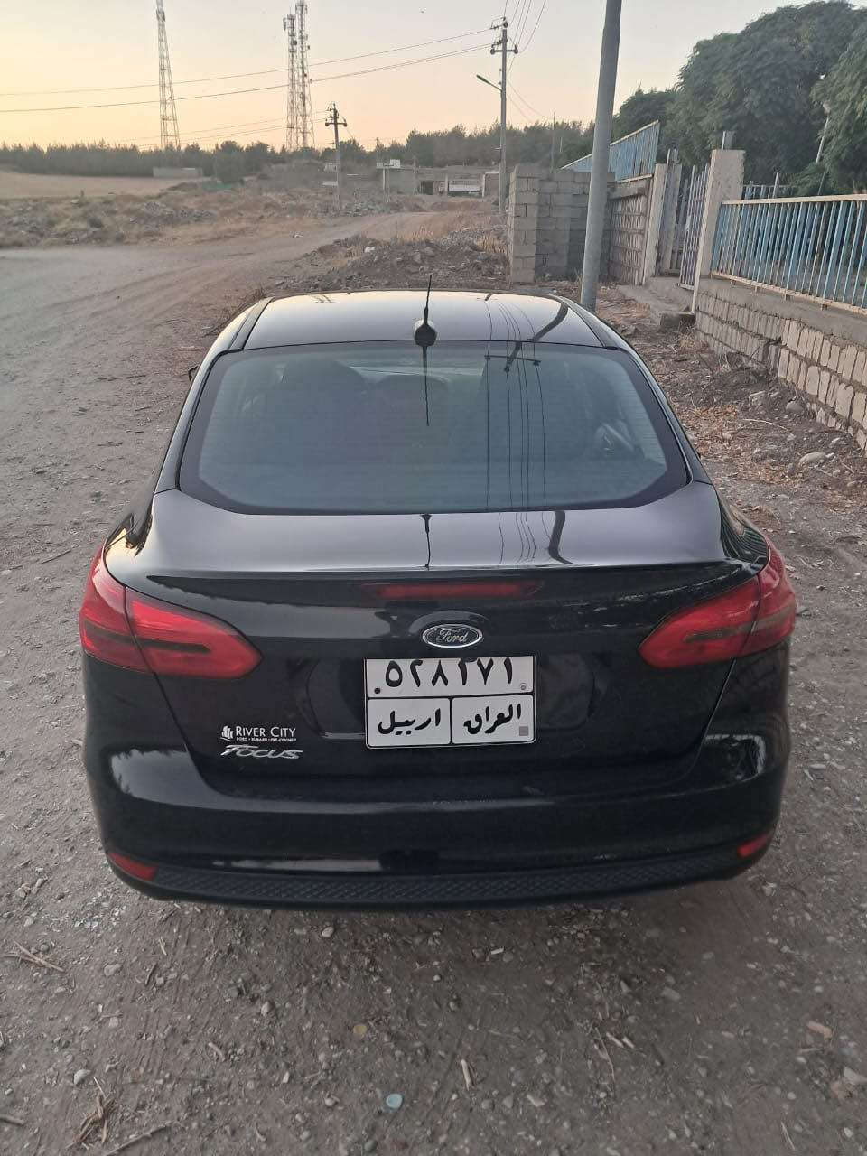 ford focus2017 
دوپارچەوپەڵایەکی بۆیاغە 
سەنەوی بەسەر چوە 
بەناوکردن غەڕامە بەشەرت
سەیارەکە لەقەڵادزەیە 
٨٥$ محاملا
*********** بشدار, السليمانية
