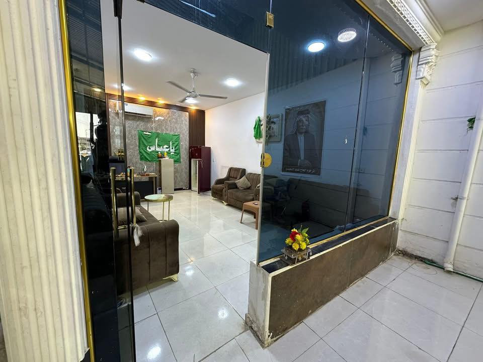 معرض سيارات طابو زراعي في( تقاطع زبيدية شحيمية
بجانب (( محطة وقود بيت حمزة العبدالله ))

مساحة ٧٠٠ م / وجه ٢٢ م / ظهر ١٢ م / نزال ٤٠ م 
وجه مباشرةً على لتقاطع - جملون حديد 
بناء طابقين - جام خانه - ماء - كهرباء - ارضية صب
( معرض كامل مكمل من كل النواحي )

(( كما موظح في الفيديو والصور ))

للاستفسار مراجعة مكتب غازي للعقار   
واسط - الزبيدية - قرب أفران المائدة  *********** 
***********
