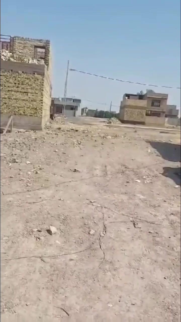 قطعة أرض للبيع مساحه ٢٥٠متر
طابو زراعي سند٢٥ واجه ١٢ونص متر نزال ٢٠متر
 داخل حي سكني خدمات كامله ماء اسأله كهرباء ظفيرة مدارس عنوان حله وردية سيف سعد شارع ٢٠ سايدين خلف مستشفى الكفيل 
 للإستفسار اكثر مراسله صفحه او الاتصال على الرقم الهاتف

***********
