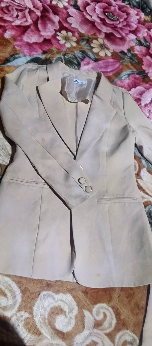 قاط بيجي وفستان وكل واحد لبسة وحدة الاسود نص ساعة وثنينهم سعرهم 50 اشتريتهم ب100 القاط وياه حذائين بيجي وابيض واريدهن بسعر مرتب لان ثنينهن لبسة وحدة كون سعر معقول لان لو ما العوز ما ابيع والله ثنينهم غالين ع گلبي 😔💔وجزاكم خير


**إذا كنت صاحب هذا الإعلان وتريد حذفه لأي سبب، رجاءا أرسل رسالة إلى الدعم الفني**