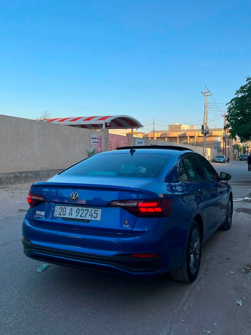 السلام عليكم للبيع 

 Volkswagen Jetta 2024 وارد أمريكي 
فول مواصفات SE
بصمة أبواب + تشغيل 
تشغيل عن بعد 
بانوراما 
مقاعد جلد 
مقعد كهربائي 
رادات امامية + خلفية 
نقطة عمياء
سايد بريك كهربائي 
محرك 1500turbo
شاشة كبيرة 
Apple CarPlay 
انارة LED امامية خلفية 
إطفاء ذاتي

ماشية 24,000mi
السيارة حادثها البنيد والجامرلغ صبغ
 بدون دواخل والسونار مرفق بالمنشور
السعر 15,700$ وبيها مجال
العنوان ديالى بعقوبة 
للأستفسار الأتصال على الرقم ***********
