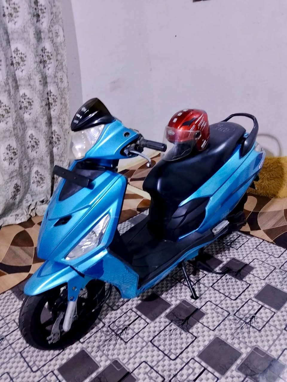 السلام عليكم دراجه للبيع نوع لدراجه هنديه فحل دراجه كلش جديده تخم تاير جديد برغي ما مفتوح بيها دراجه مال جناي ع ايده كهربائيات من الطول للطول نكره سلف وهندر شغاله مكينه ناعمه خرسه معدل ونهضه خير من الله گيجات كلها شغاله بريكات ورا وكدام جاهزه العنوان ساحه سعد الشراي يتصل ***********
