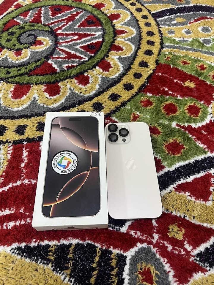السلام عليكم 
ايفون 16 برو ماكس ماستر وتر بروف لونه تيتانيوم الصحرواي
ذاكرته 256 
بطاريته 88 
جهاز كلش نضيفه ومكفول كفاله عامه 
1325وبي مجال
***********

