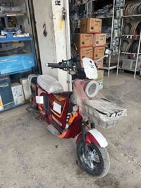 دراجه شحن لبيع سعره ٣٥٠ الف و بيه مجال بصيط الدراجه كلشي ما ناقصه و مك...