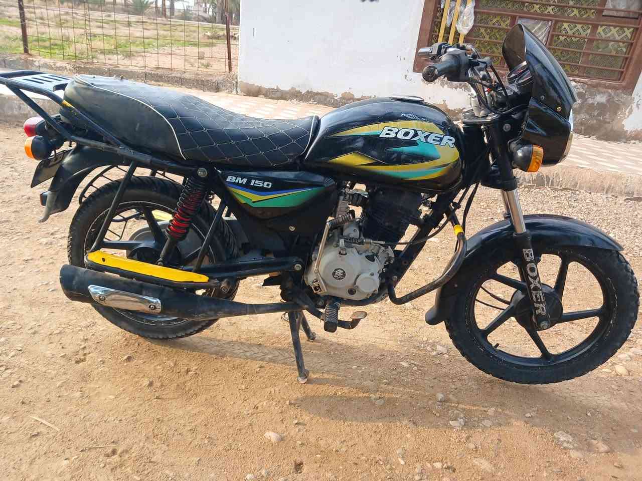 السلام عليكم دراجه بوكس للبيع  موديل 21  اوراق ستنساخ اي نقص محرك مابي شي المكان ديالى مندلي الاتصال علا الرقم ***********
السعر 725 بي مجال قليل
