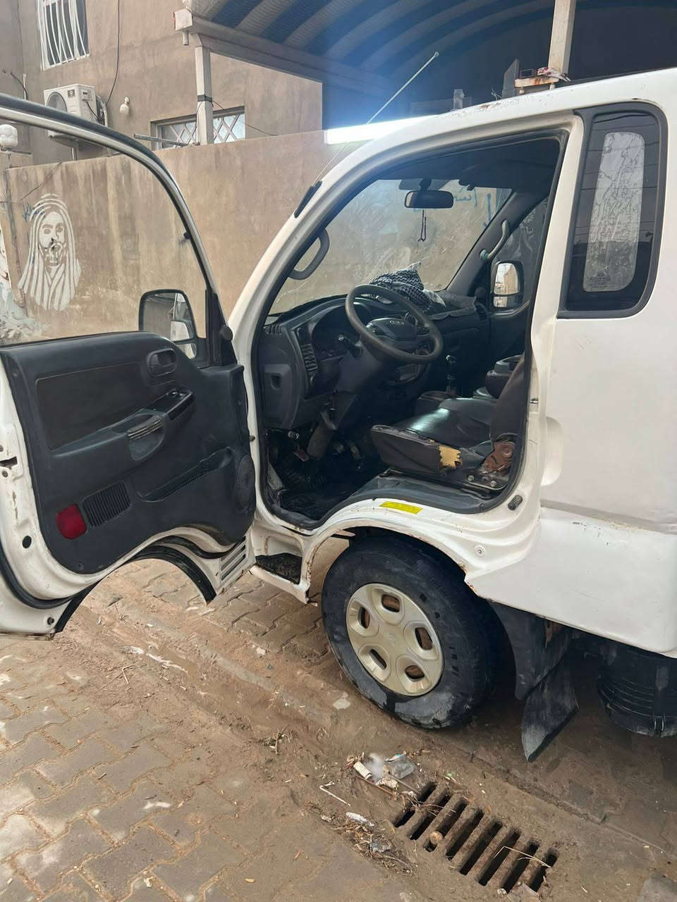 السلام عليكم
كيا حمل موديل 2013
رقم واسط دولي بسمي 
بديها مصبوغ 
وبيها بارد 
شاصي كير مكفولات 
محرك خيط بخار طبيعي بدون صرف ولا تنقيص 
سنويه 2027
ماشيه 177الف 
مكاني نجف
سعرها 90 وبيها مجال 
*********** واتساب فقط
*********** اتصال فقط
