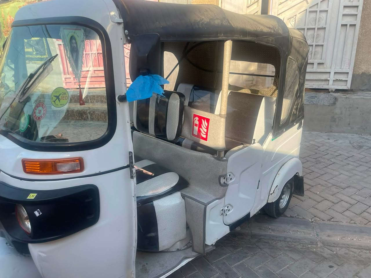 تكتك 21 للبيع مكينه خير من الله اوراق كامله اصوليه 

تكتك خير من الله كبل للشارع 

كلشي موضح بلصور  

***********

مكاني الزعفرانيه
