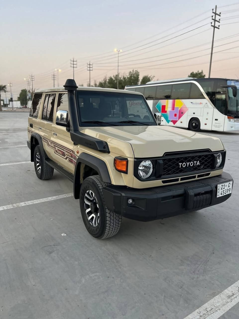 لاندكروز 2024  ديزل 4 سلندر دبل تيربو يعني صاروخ وقتصادي كير اوتو لون مميز ماشي 14 الف كم السياره طلب خاص فول الفول من ونج ودفلوك وثلاجه ومانع نزلاق يعني فول للاخير رقم سليمانيه دولي مداور ثاني يوم ترهم مراوس حسب القناعه والمعقول السعر 565$ بيه مجال للشراي للاستفسار ***********. العنوان النجف الاميرات
