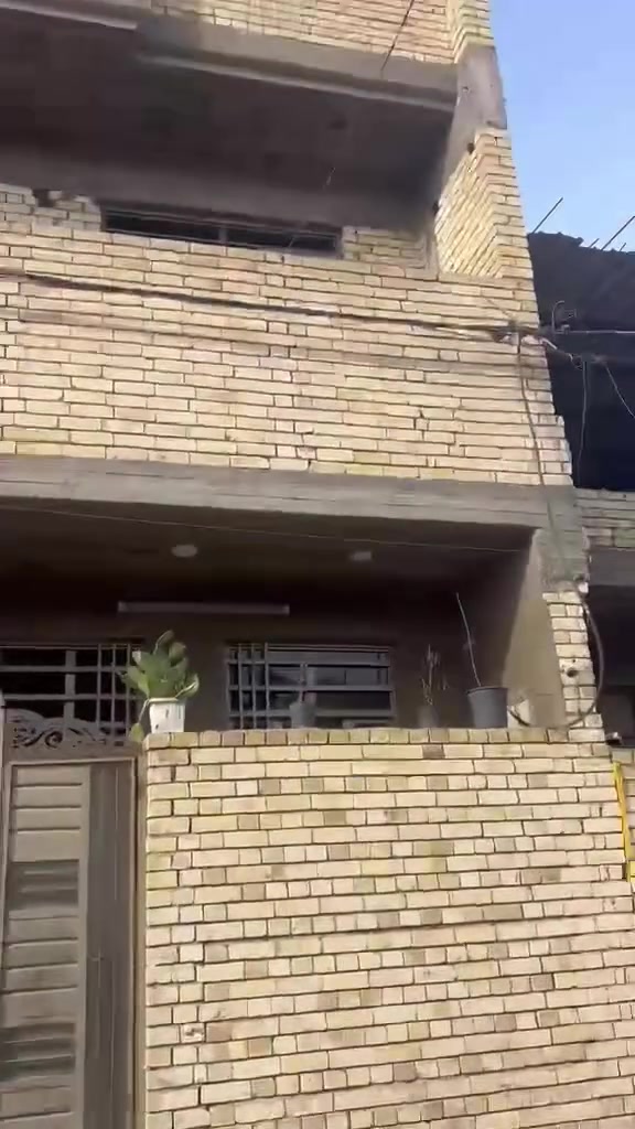 بيت ٧٥متًر مربع طابقين الايجار المكان الكفاءات خلف شارع ٥٠ الاستفسار
***********
