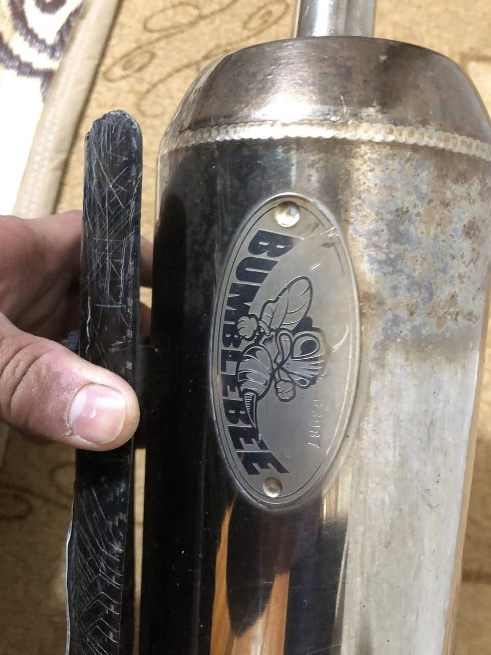 سلام عليكم صالصنه نحله فكتوريا للبيع ام الحساس موديل 2011 واقيه الياف حقيقي العنوان الحسنيه مال راشديه  رقم *********** سعر 160 وبيها مجال
