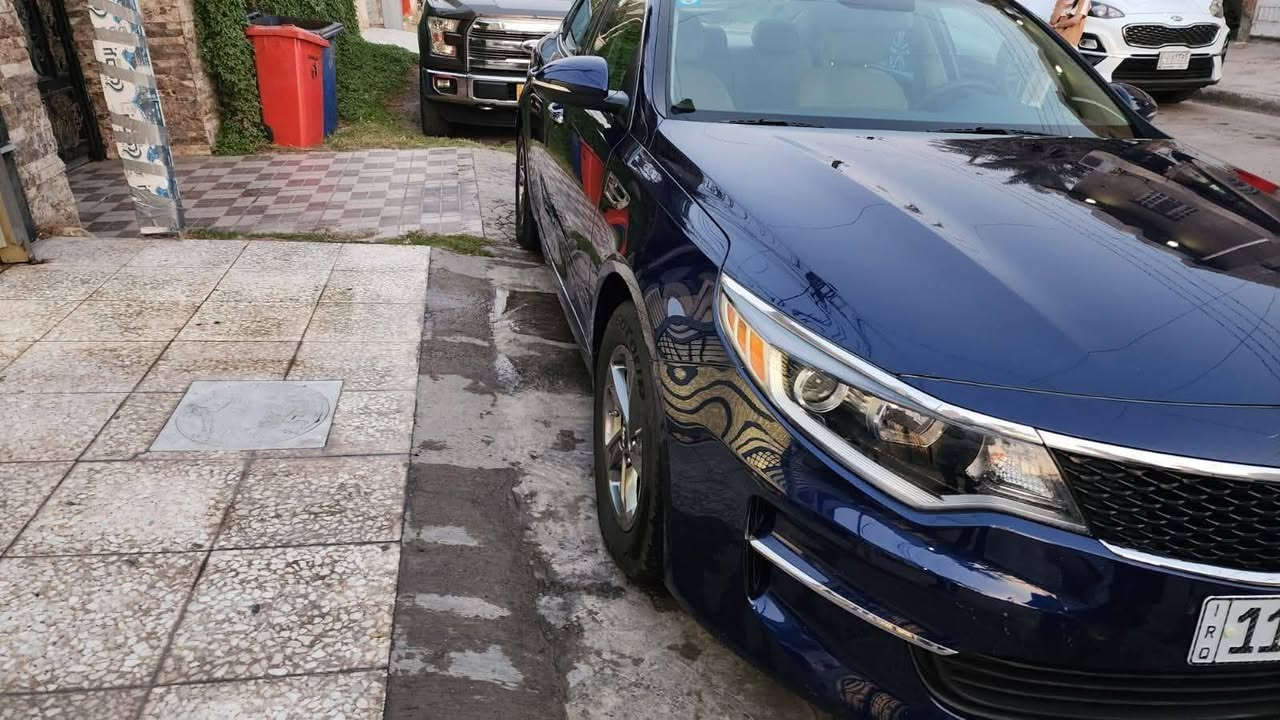 تحيه طيبه السلام عليكم
كيا اوبتما ،2016
حادث موضوح صور بابتين وحده صبغ وحده بلاديه 
بدون ابرياك فقط برده وضع الشركة 
بيها حالوب بسيط قماره
ماشيه ،30,, ألف 
مكينة 2400
اشاير بلمري 
تحكم شاشه كامره 
تحديد مسار 
قيادة ذاتي 
سويج تدفه 
ويل كب 
جاهز 
رقم بغداد باسمي تحويل مباشرة 
،132ورقه  بي مجال 
أي استفسار رقم صاحب السيارة 
***********
مكان بغداد حي جامعه
