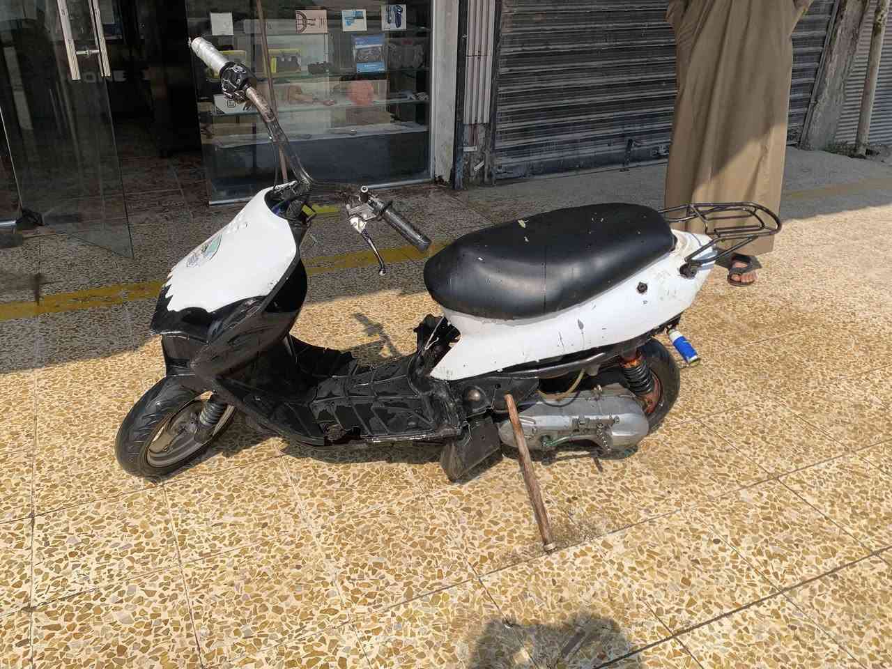 السلام وعليكم ماطور نحله بيجي تسع زروف رياضي ماطور فول تحريكه معدل نار السعر175الف وبي مجال شراب الاتصال على الرقم***********
