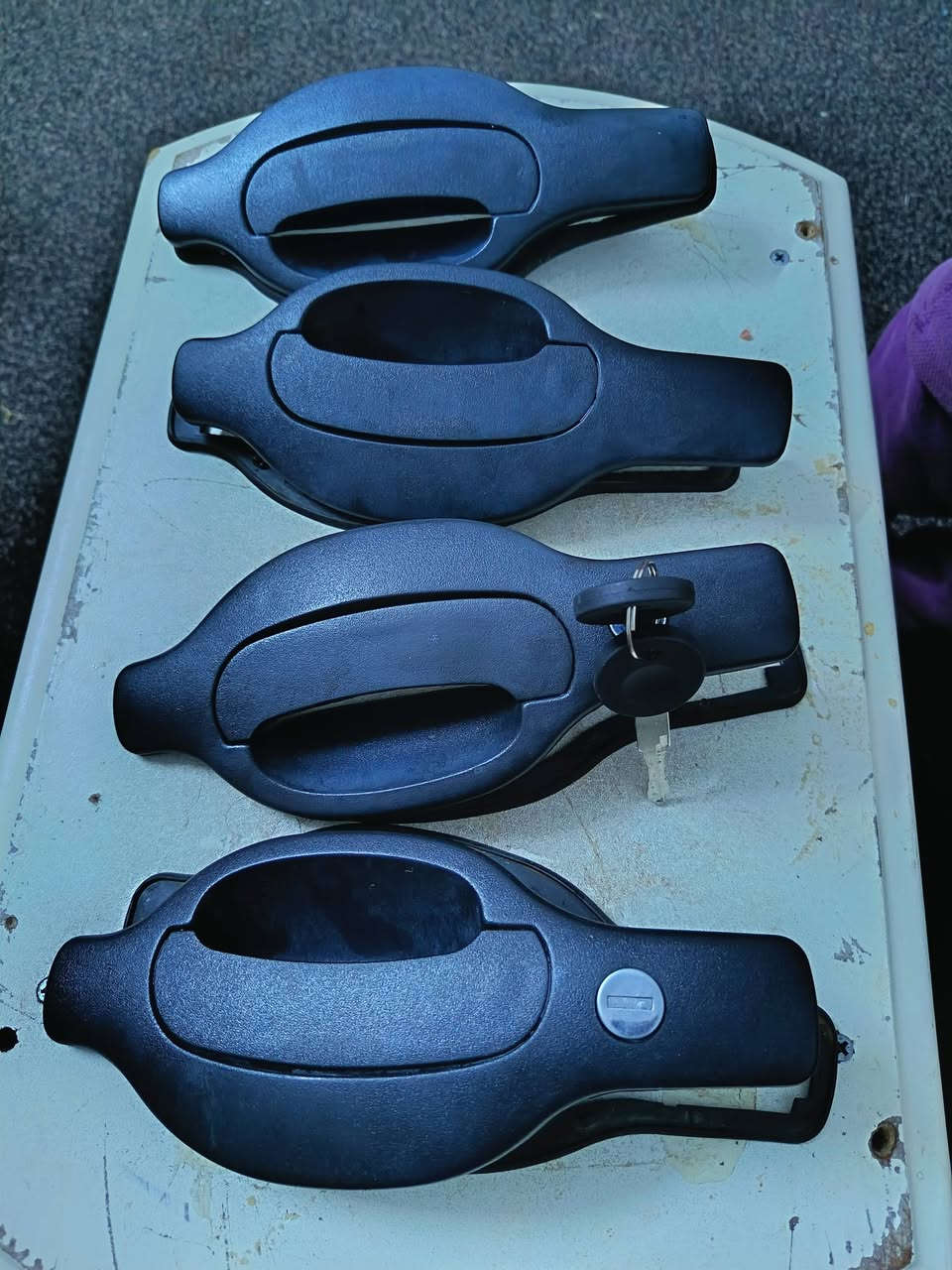 السلام عليكم يدات ابواب كولف وجيتا  سعر 55 ألف  ***********
