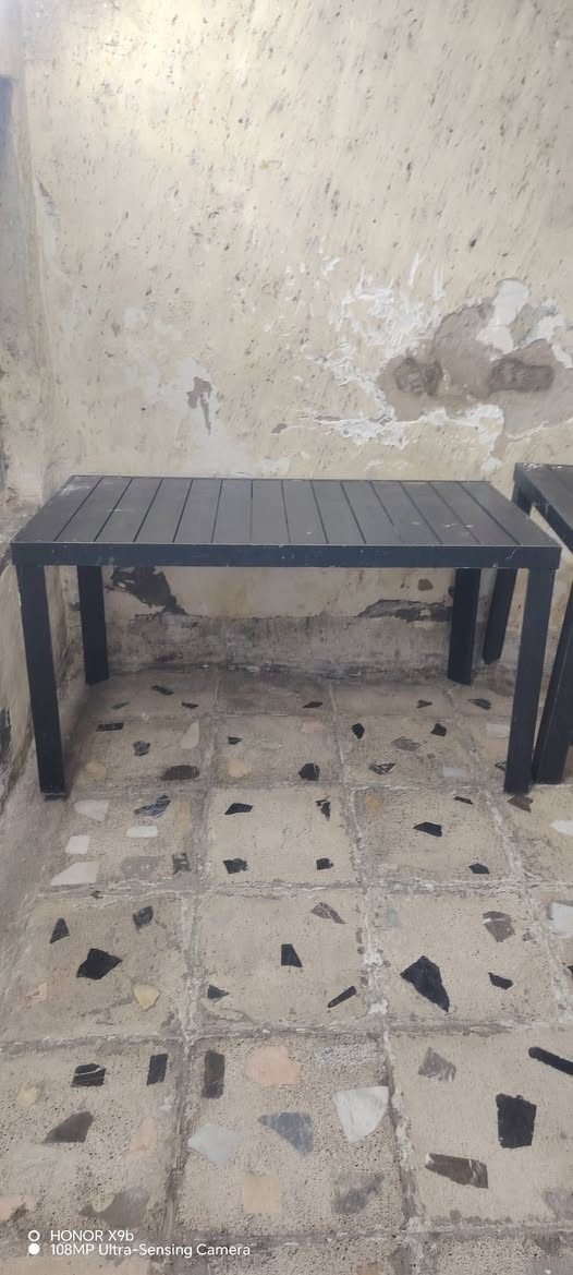 للبيع ميزين طعام من المنيوم القوي جديد غير مستعمل بغداد مدينة الصدر السعر ٢٥٠ مبايل ***********
