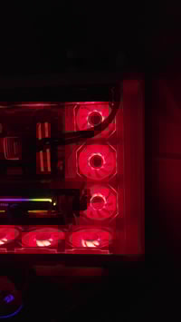 تجميعة بيضاء • R7 5700X • RTX 2080 Ti