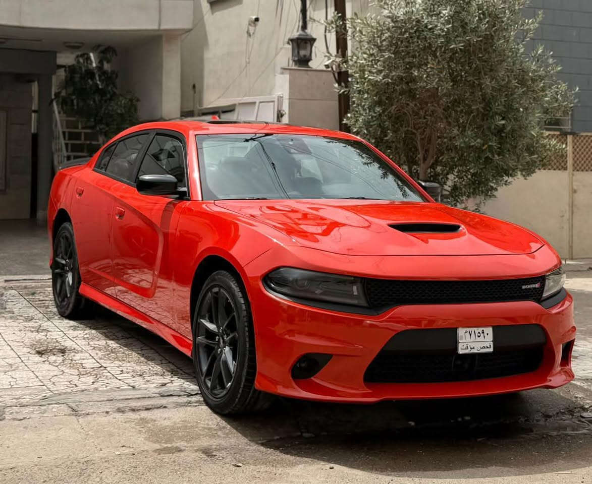 السلام وعليكم
للبيع 
جارجر GT Plus 2023 
وارد كندي 
اعلى اصدار 6 سلندر
السيارة 4ويل 
عداد السيارة 19 الف ميل فقط
بدون ارقام
السيارة نظيفة جدا

المواصفات:- 
*سلايد ( فتحة سقف)
*بصمة تشغيل عن بعد 
* محرك: V6 سعة 3.6 لتر
* القوة:  300 حصان  
* العزم:  358 نيوتن متر  
* ناقل الحركة: أوتوماتيك 8 سرعات
* الدفع: خلفي (RWD) و رباعي (AWD)
* التسارع 0-100 كم/س: تقريباً 6.5 – 7 ثواني  
* عدد المقاعد: 5
* المقاعد جلد وكنتارة (Leather seats)
* تبريد وتدفئة للمقاعد الأمامية
*كشن سايق خزن ميموري
* تدفئة استيرن
* نظام صوتي Alpine 
* شاشة 8.4 إنش مع:
    * Apple CarPlay
    * Android Auto  
* تشغيل عن بعد 
* دخول ذكي
*ستيرن كهرباء
* مثبت سرعة متكيف (Adaptive Cruise Control)
* تحذير تصادم أمامي 
*بريك ذاتي 
* نظام المحافظة على المسار
* حساسات 
*كاميرا خلفي
* تحذير مغادرة المسار
* توقف طوارئ تلقائية
* مثبت سرعة ذكي
* حساسات اصطفاف
* وسائد هوائية متعددة

السيارة بيهة صبغ بنيد وجاملغ وكد شبر بالغد امامي
وبيهة 3 قطع كلير كندا وتم ازالتة قطعتين ١٠٠٪؜ وباقي
بيهة قطعة كلير لم تزال يعني السيارة بيهة ٣ قطع صبغ
والسيارة جاهزة بدون اي شرط الفحص محرك وكير كفالة
اي استفسار تعال خاص او اتص 
***********
عنوان بغداد
