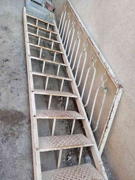 #للبيع درج عدد 2 الطول  3مترات  و30  والثاني 3مترات و10والعرض 70حديد ثقيل  @  مكاني  بغداد الغزاليه  ويوجد توصيل    ***********
***********
