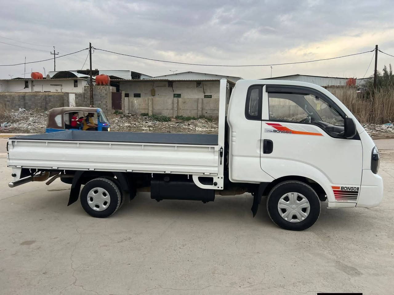 السلام عليكم
بنكو حمل 2017 للبيع رقم واسط سياره جاهزه مكفوله كفاله عامه تحويل مباشر سنويه ل 29 تحويل مباشر السعر 98$وبيه مجال بصيط مكان السياره بابل متحتيه 
***********
