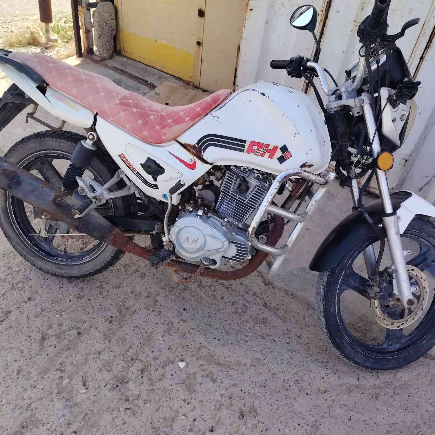 السلام عليكم
موطور للبيع  2018  محرك 200

السعر 600   وبي مجال للشراي ويدلل 

للاتصال والاستفسار   ***********
