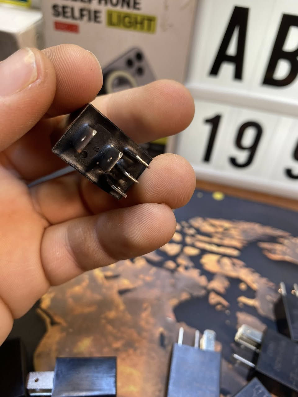 ريلاي  للسيارت متوفر 18 قطعة 
سعر القطعة ب3 الاف/قطغتين ب5 الاف 
اذا شلع ب35 الف
متوفر توصيل جميع المحافضات 5 الاف


**إذا كنت صاحب هذا الإعلان وتريد حذفه لأي سبب، رجاءا أرسل رسالة إلى الدعم الفني**