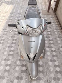 للبيع ليدي لون بحري بي قطعة وحده صبغ ما مفتوح السعر 800$ 🔒 07719981465...