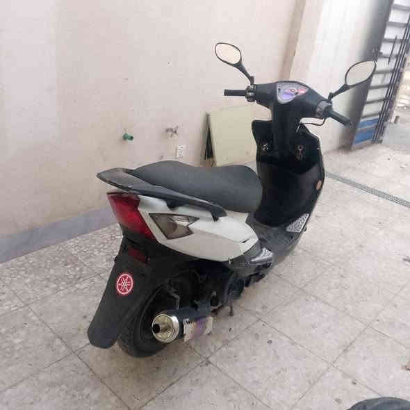 دراجة  ماكس سرعه 140 ياباني مكينه بلاديه ما مفتوحة ابد ناعمه شلعه قويه كهرباء كوله شغال نكره سلف هندر اوراق بسمي الدراجة صار 4 اشهر من نازله رنبه على ايدي مكفوله السعر 425 بغداد الشعب رقمي ***********
