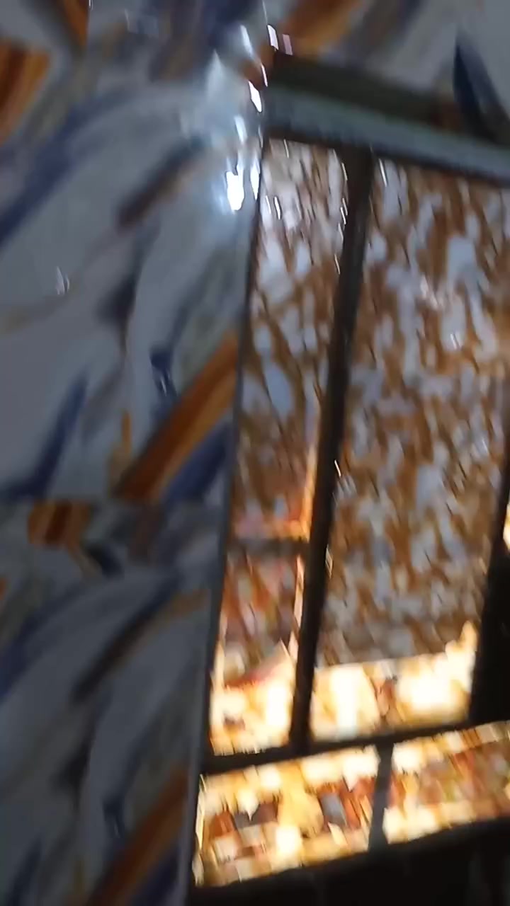 السلام عليكم بيت تجاوز للبيع مساحه 100 متر وازيد العنوان البياع حي التراث قرب المعالف مقابيل الطابو بيت كامل للسكن السعر 16 وبي مجال🤩***********
