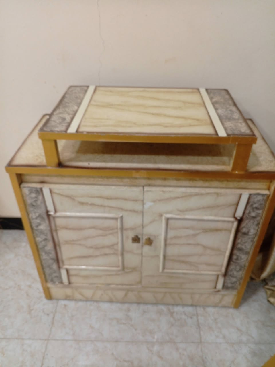 غرفة عراقية جديدة مستعملة شي بسيط خشب عراقي مو صاج الرقم ***********
