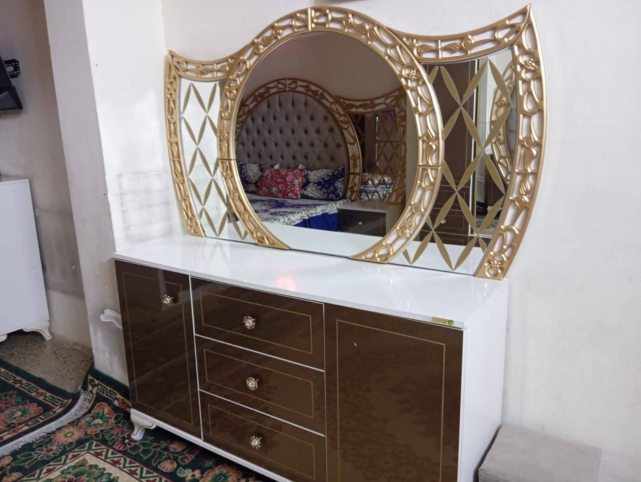 السلام عليكم غرفه للبيع تركيا ***********
