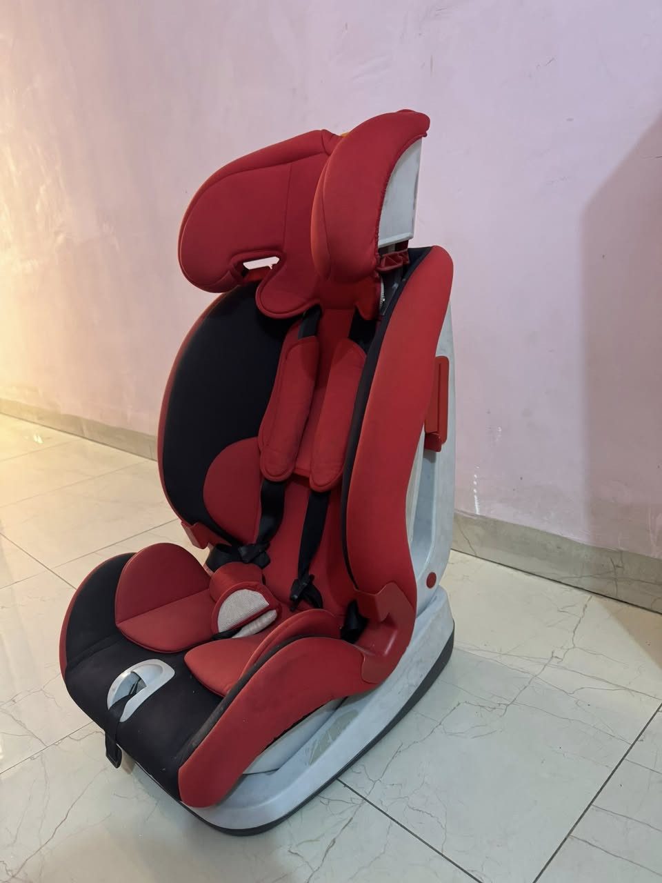 كرسي اطفال مال سياره نصيف جدا استخدم جدا قليل من عمر سنه لحد 6 سنوات السعر 35 الف بدون اي اضرار 
مكاني بغداد الشعله ***********
