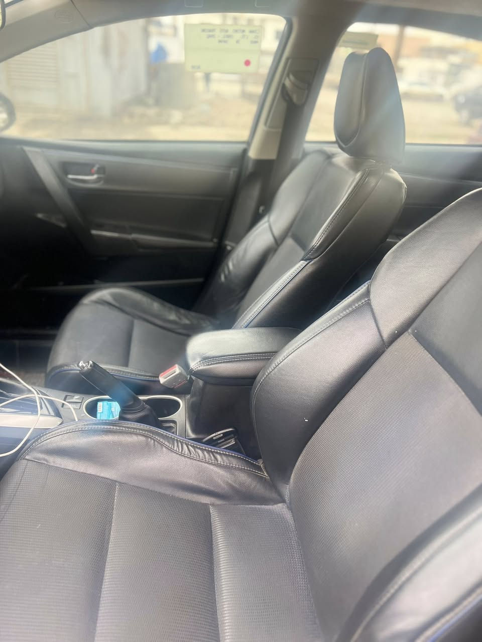 كورلا تكسي رقم صلاح الدين بسمي سنويه لحد ٢٠٣٠ سنويه هزه ورقم كله جديد سياره رقم مميز  بصمه سقف سلايت بنيد مبدل وبيها بجنطه طخه خفيف سعرها ١٥٥ وبي مجال ***********
