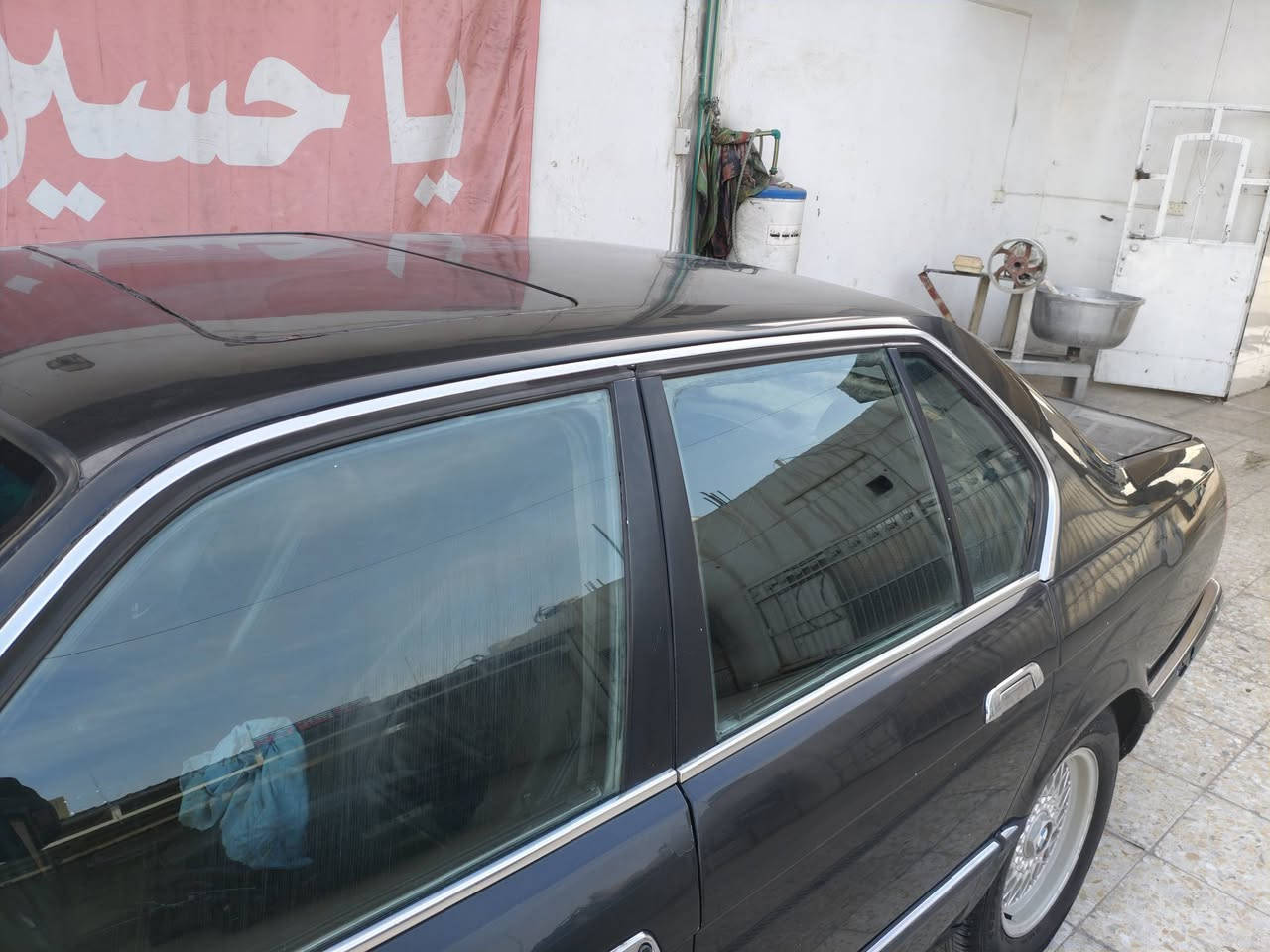 سلام عليكم bmw 735 موديل 93 رقم بغداد باسمي سنويه جديده سياره مكفوله ضربه وتبديل مكينه وكير جديده حداديه تخم تأير جديد تبريد شغال سياره جاهزه السعر 40 مكان السياره بغداد حي النصر  ***********
