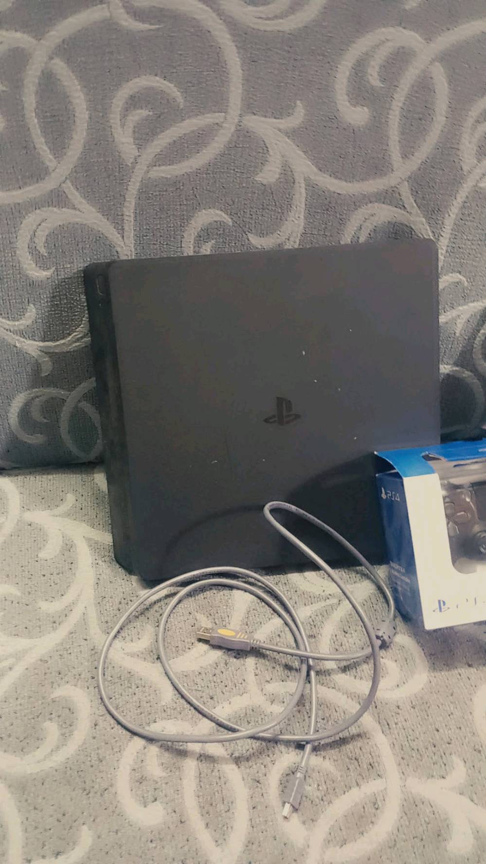 بلي فور للبيع السعر 250 فقل امانه الله البلي جديد ما مبدل بي شي  العنوان بغداد البوعيثه