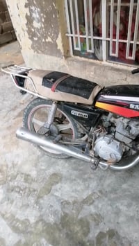 سايفين • شغاله • مابيها اوراق