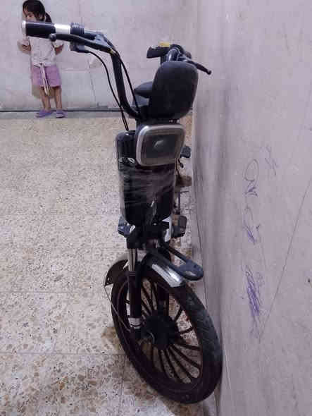 السلام عليكم عندي هاي دراجه شحن بدون بطاريات سعرها 125 وبيها مجال الي يريد يتصل ع الرقم هذا اني مكلفه بالنشر ***********
