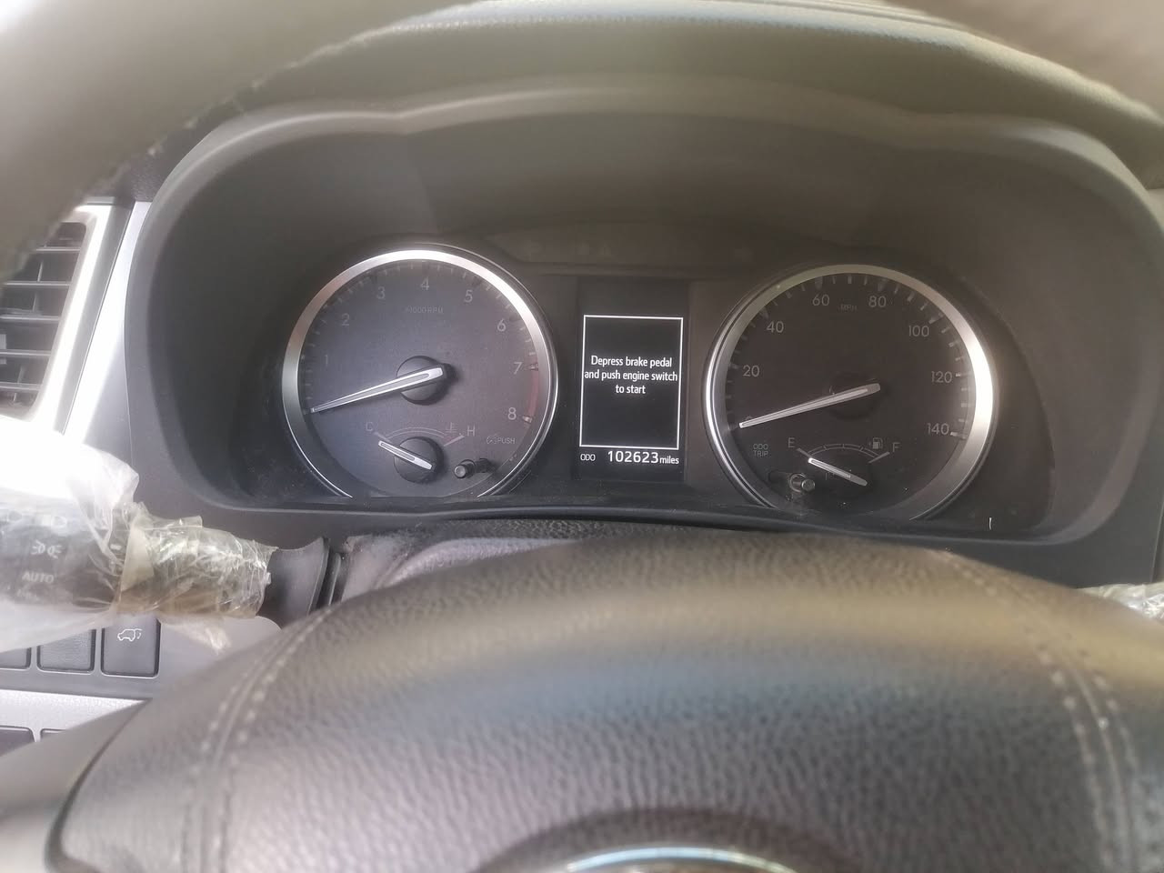 هايلاندر موديل 2017 محرك 6 ما مفتوح بيها 3قطع تبديل بلادي سعر  ٢٥٠ $ قفلة. تواصل مع رقم  ***********
