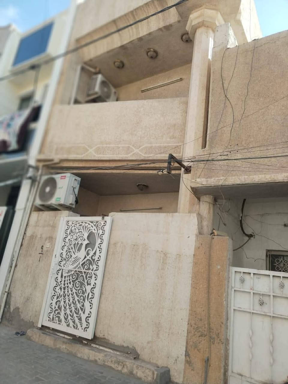 يعلن مكتب السعدي لعقار بيع مشتمل في حي القاهره الاولى 60متر واجهه 4ونزال 15يحتوي على غرف نوم عدد 2 ومطبخ وباقي الخدمات للاستفسار على الرقم *********** وتس اب علماً غير متوفر على الفيس بوك
