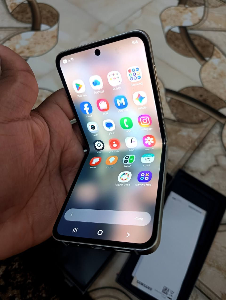 للبيع Samsung Galaxy Z Flip7 FE

- اللون: أبيض 🤍
- السعة: 256GB
- الرام: 8GB
- شاشة داخلية 6.7 إنج AMOLED 120Hz
- شاشة خارجية 3.4 إنج
- كاميرا 50MP
- يدعم 5G
- الجهاز نظيف وبحالة ممتازة.
- يجي وياه الكارتون الأصلي.

السعر: (850)وبي مجال 
🔴مكلف بل نشر فقط للاستفسار: ***********
