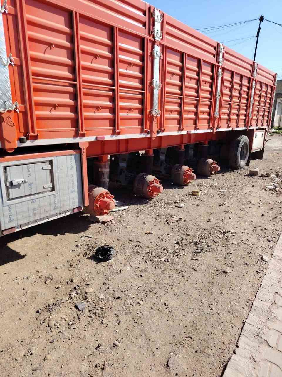 سلام عليكم عربانه شركه تريله عراق2026مصفره ولا كيلو محمل بيها تخم تاير ويل كروم بلادي 5محور مامربوطه بعدها ***********
***********
