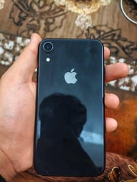 آيفون XR • ١٢٨ • اسود