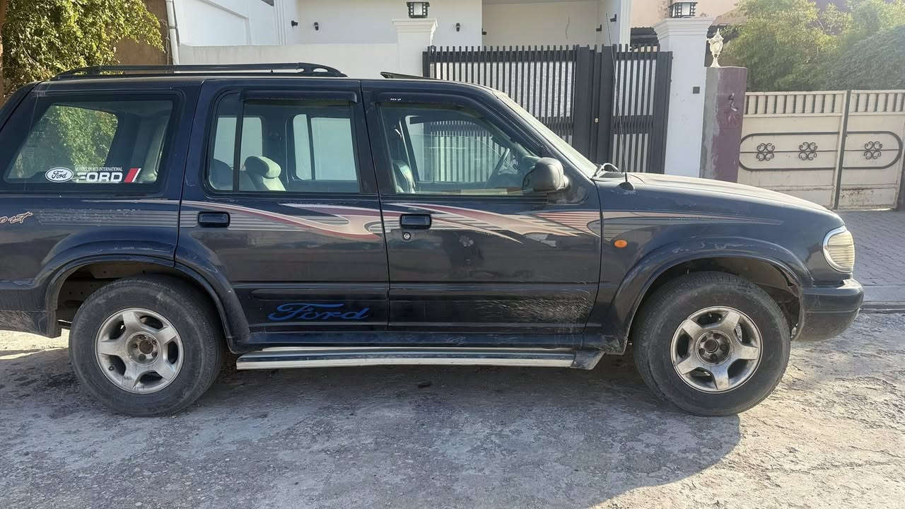 سلام عليكم ورحمة الله فورد اكسبلور محرك جديد شرط كله بلادي موديل 99سنويه بأسمي شرط التحويل رقم انكليزي كوبون بنزين رايدها @@53مكاني كركوك وبيها مجال رقم ***********
