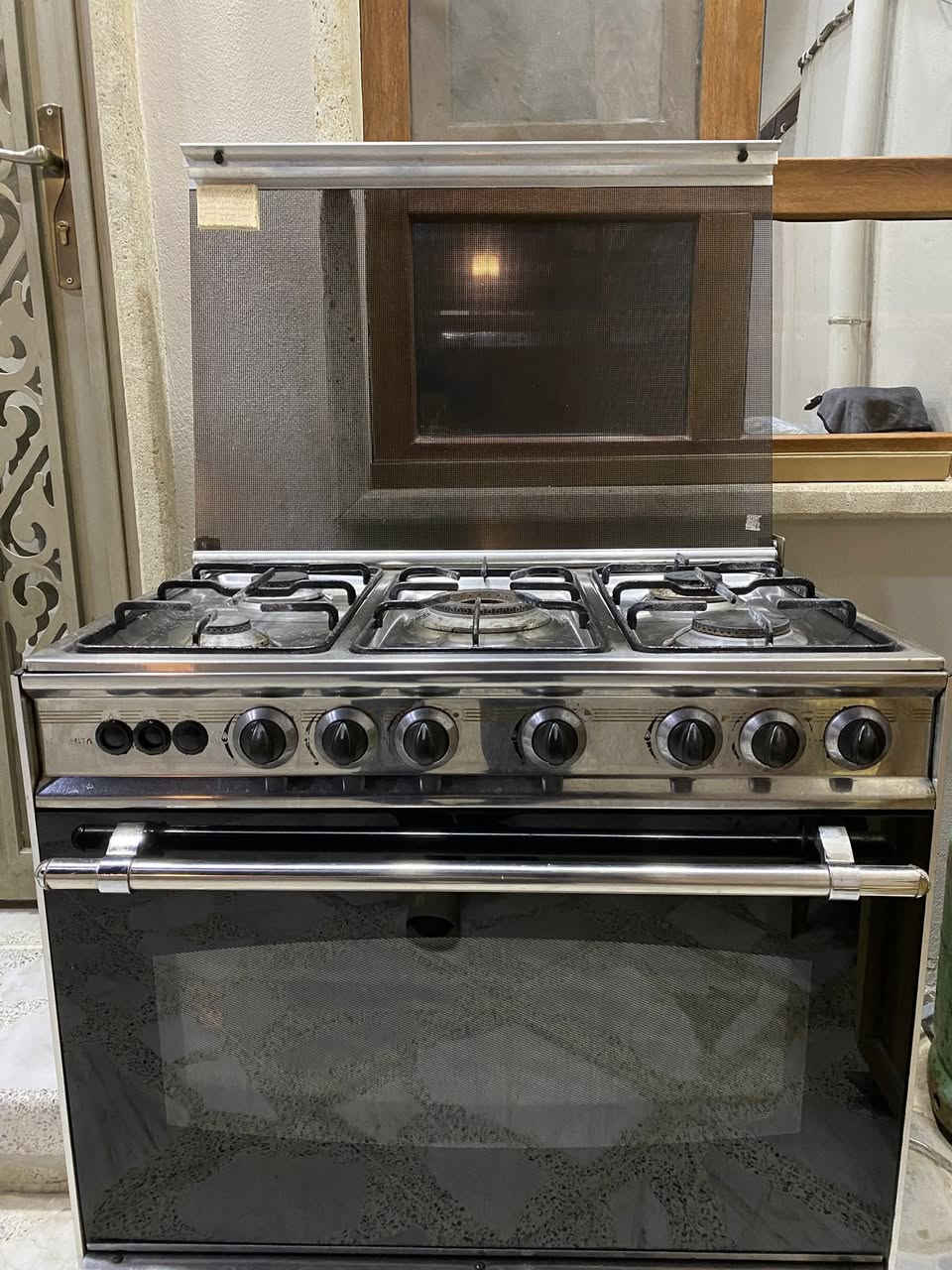 للبيع فرن كهربائي نظيف وشغال شرط عل فحص تاخذه وطباخ منزلي 5 عيون نظيف مابي اي عيب شغال شرط عل فحص
ثنينهم على ١٥٠ الف 
مكاني : حي فلسطين قرب جامع طه رشان
رقمي : ***********
