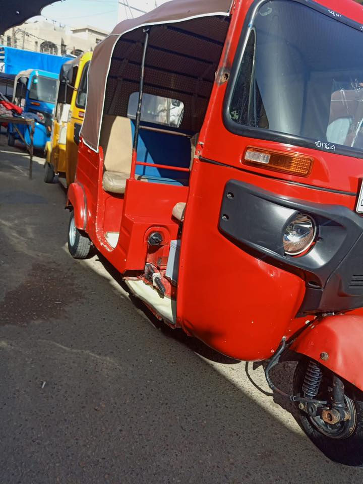 سلام عليكم تكتك للبيع مديل 17 محرك مال 20  مصبوغة صبغ عام تكتك خير من الله رقم وسنوية تحويل ثاني يوم ب 4500 أربعة ونص وبيهة مجال المكان بغداد الكمالية  هـ ***********
