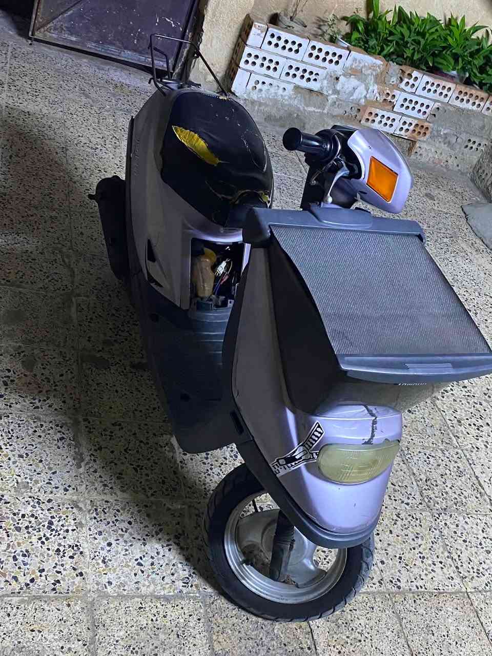 للبيع ماطور بزون مكينه مفتوحه مره شرط هندر واحد يشتغل   كهربائيات شغاله سلف شغال بس يرادلو باتري سعر 215 وبي مجال رقم الهاتف ***********  اسيا ***********
