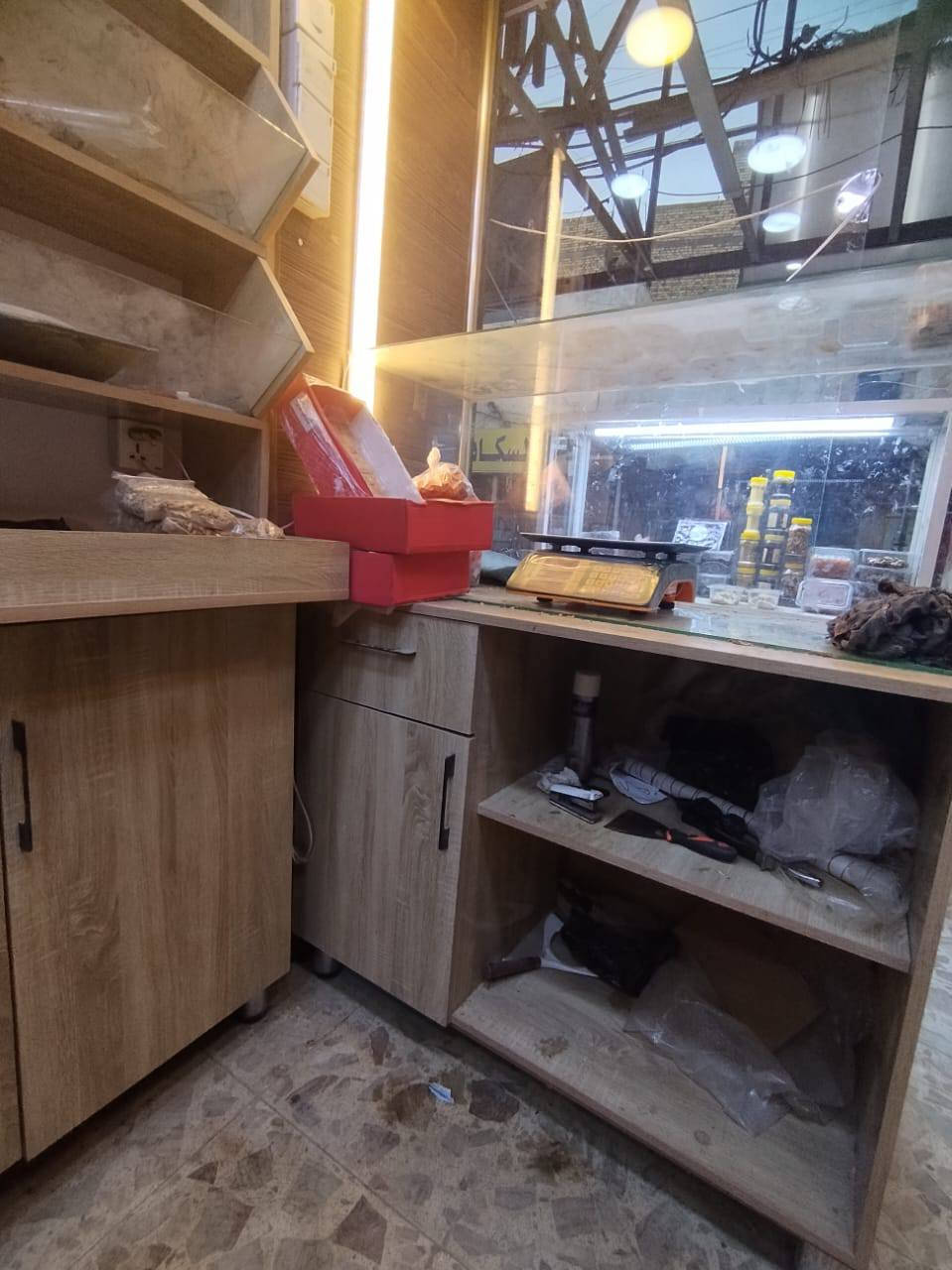 ديكور محل كامل للبيع
التفاصيل ٨ متر أو نص الجوانب كل رف طوله ٣ أمتار والوجه متران ونص
للأستفسار خاص او على الرقم 
***********
