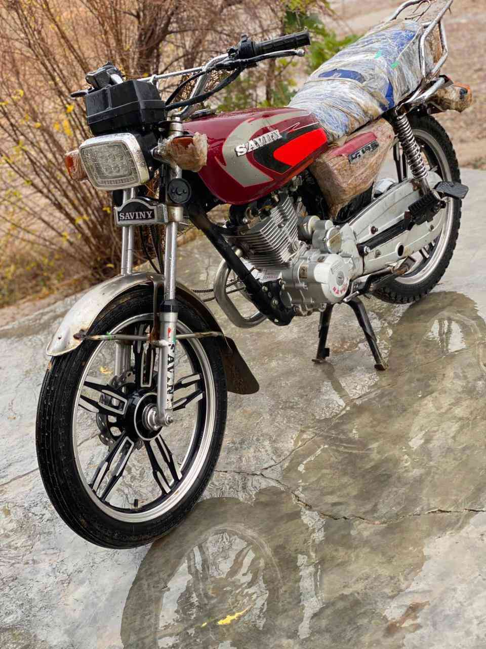 سلام عليكم ماطور للبيع موديل 2020 سيفان 5كير 
محرك مفتوح ومعمر السعر 425
***********
