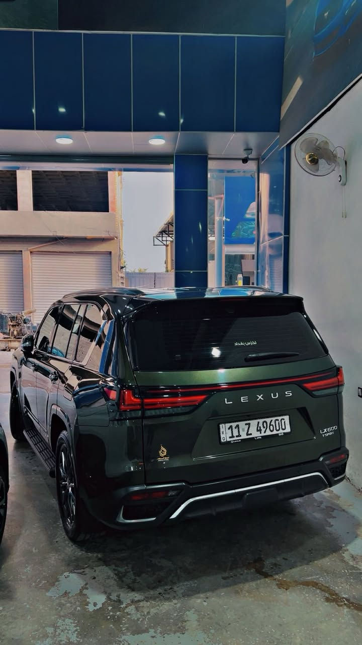 السلام عليكم 
لكزس 2023 
F SPORT F1 

ضمان شركه ساز مغلفه PPF

كفاله عامه 
لون زيتوني مميز 
مواصفات 
داخل احمر 
كامرات 
رادارات 
بوب شفط 
فول مواصفات معروفه مواصفات الـF1 

السعر 122,000 الف دولار وبيها مجال 

عنواني زيونه 

 للاستفسارا واتساب او خط 
***********
